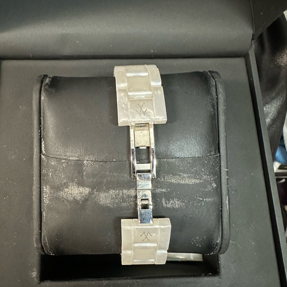 Beautiful Toywatch brand bracelet watch - Picture 4 of 4